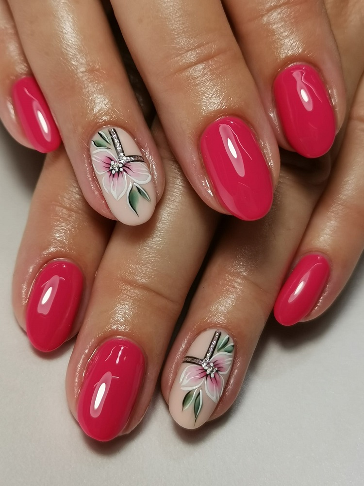 nail art fleur en rouge sur ongles ovales
