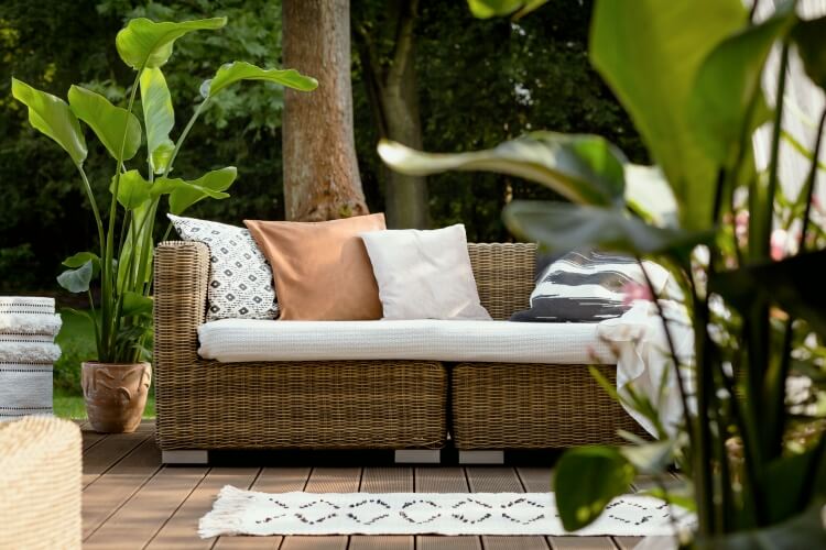 Comment choisir son salon de jardin avec canapé ?