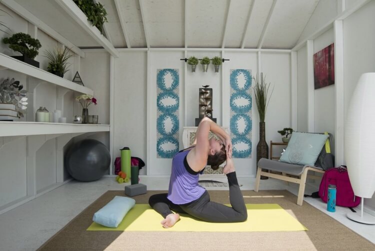 transformer abri de jardin en espace yoga et méditation