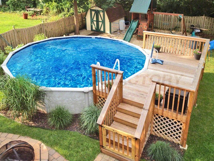 aménagement autour piscine hors sol terrasse bois plantes aire jeux