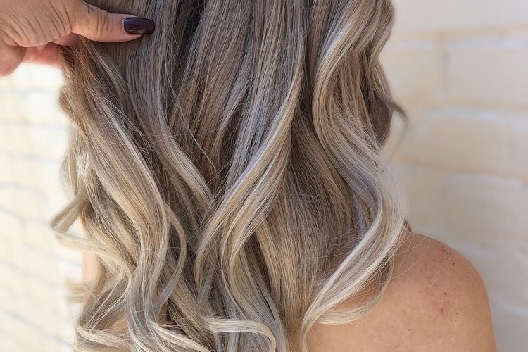 Quel balayage blond pour vos cheveux blonds ? Balayage sur blond
