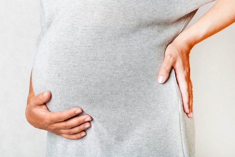 comment éviter une fausse couche conseils astuces gestes à adopter passer une grossesse saine