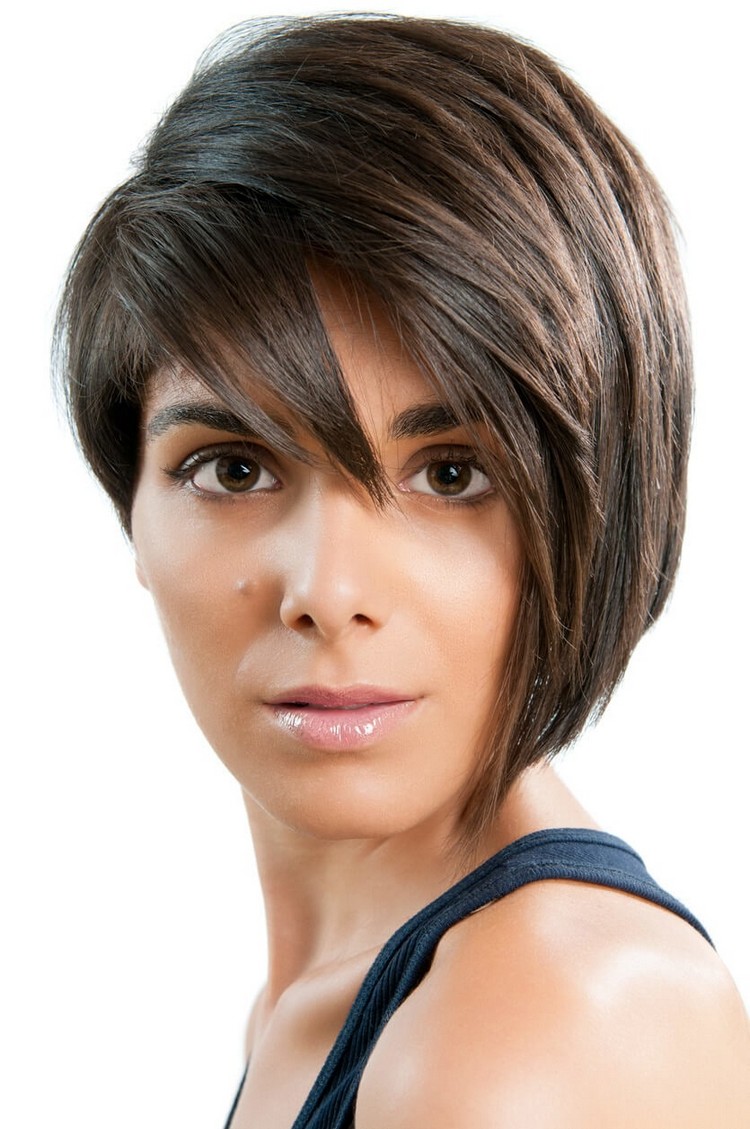 Ultra short haircut with asymmetrical single layers
