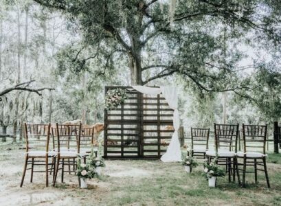 décoration de mariage champêtre avec palettes de bois échange de voeux