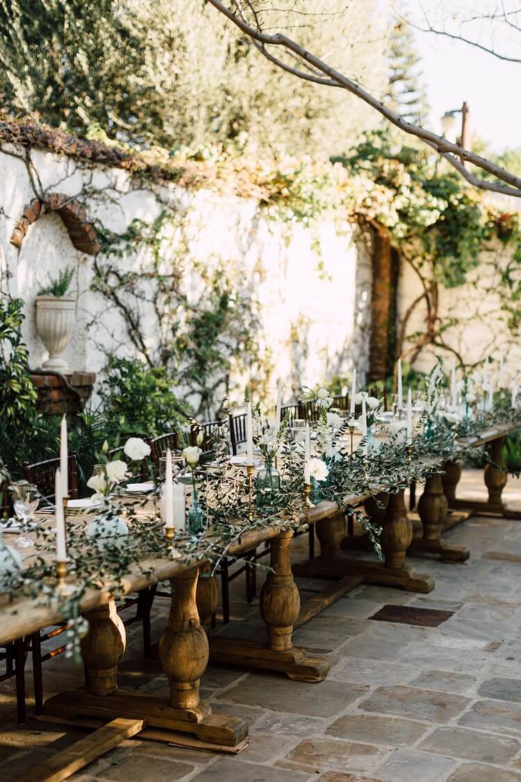 décoration mariage champetre plein air table antique bois massif