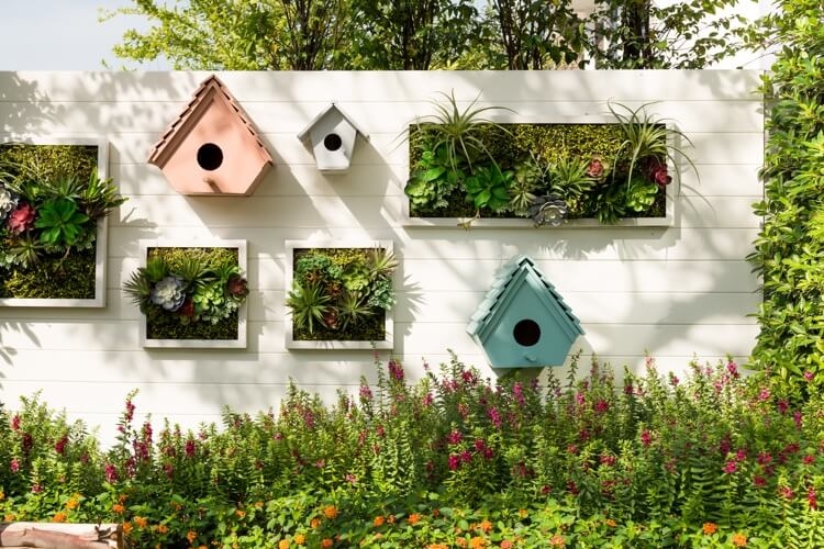 Déco de jardin avec palettes de bois : 15 idées DIY pratiques