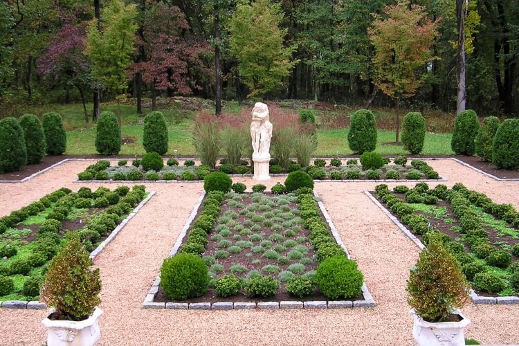 jardin à la française panorama statues jardinières