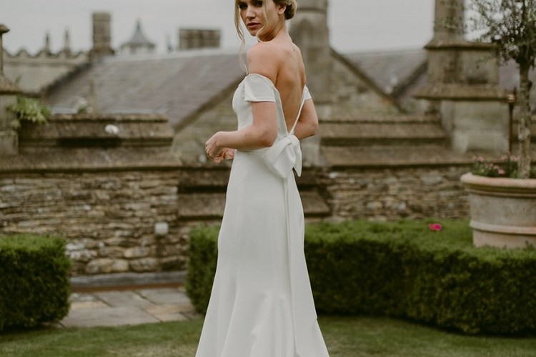 Robe de mariée simple et chic - courte, midi ou longue choisir