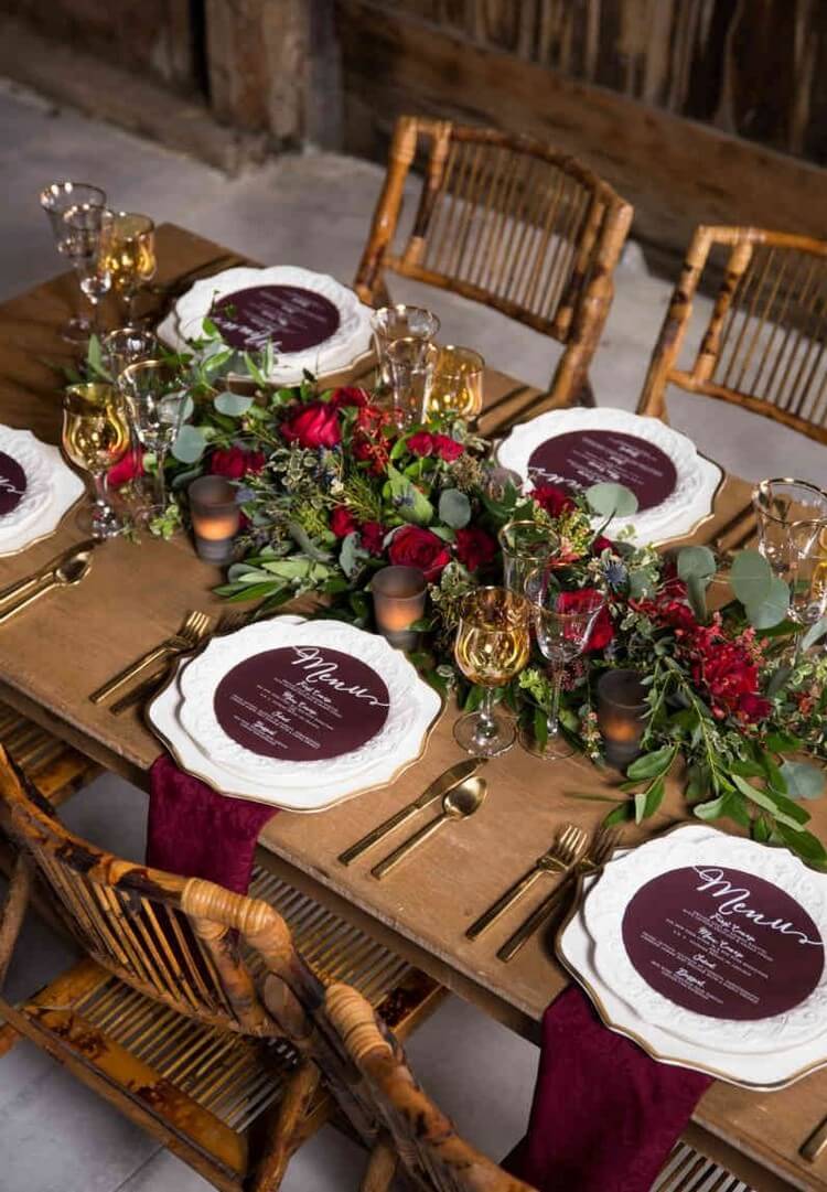 palette couleurs foncée décoration table mariage champetre