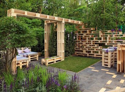 panneau brise vue en palettes de bois et pergola avec palettes