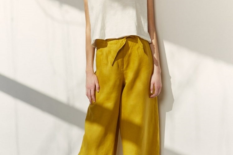 Pantalon fluide été 2021- comment le porter avec style