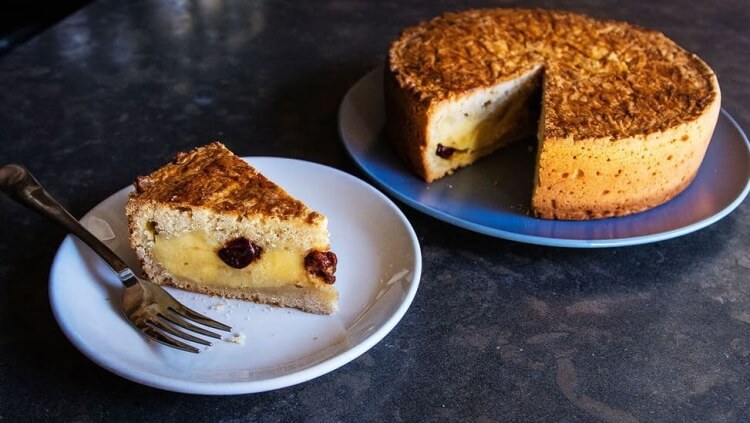 préparer gâteau basque cerises crème pâtisssière