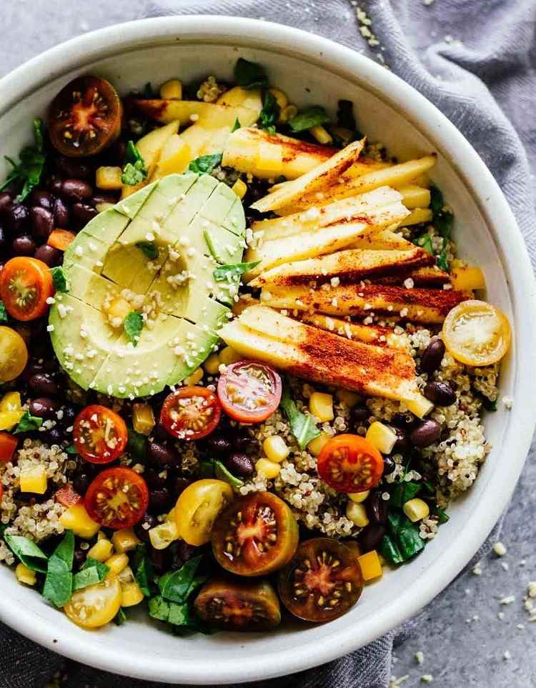 recettes salades d été salade composée ete sucrée salée quinoa poulet avocat mangue