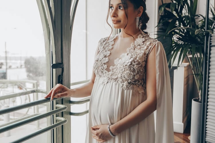 Robe de mariée enceinte: astuces + les meilleurs looks à copier