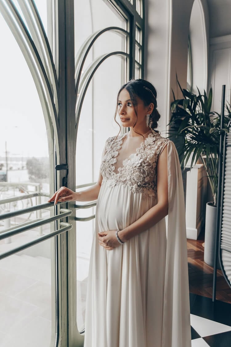 robe de mariée enceinte légère et élégante
