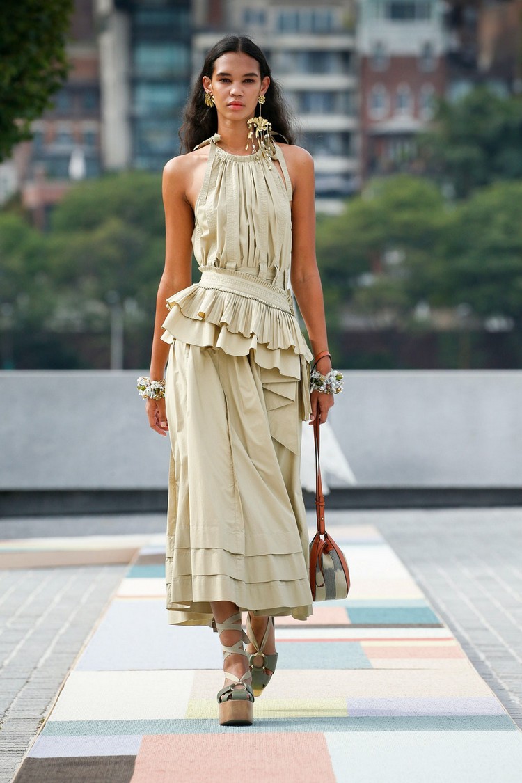 robe été 2021 chic semaine mode New York via Ulla Johnson
