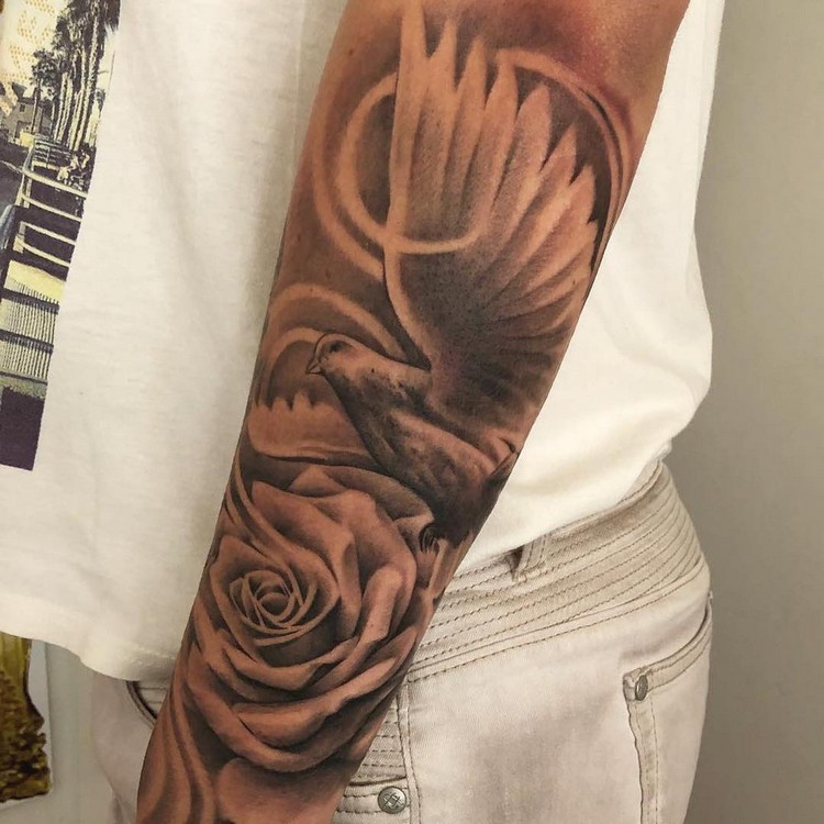 tatouage colombe rose arabesques bras entier homme