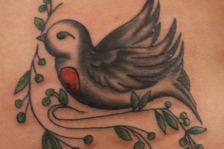 Tatouage colombe homme et femme - signification et 25 modèles