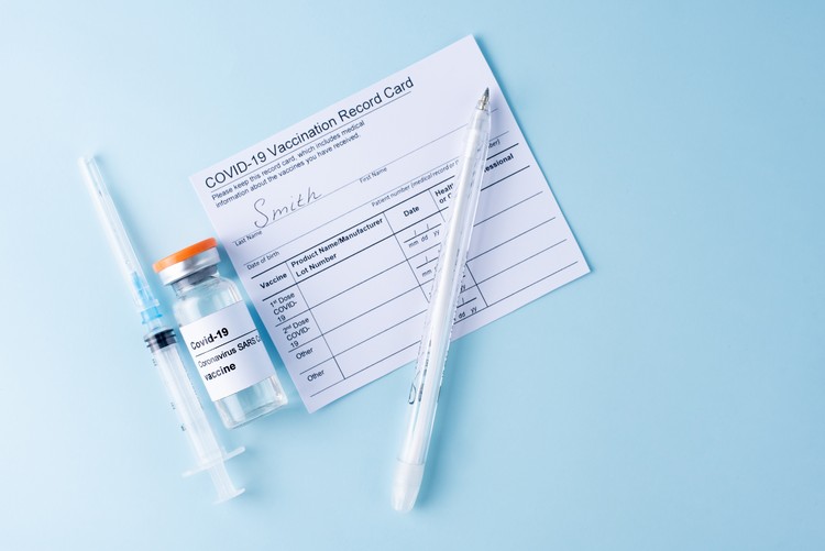vaccin Moderna Covid-19 sûr chez les adolescents demande FDA vaccination contre le coronavirus
