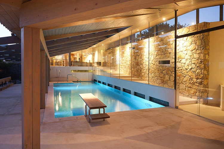 véranda piscine intérieure extérieure prix tarif avantages installation piscine sous veranda avec piscine