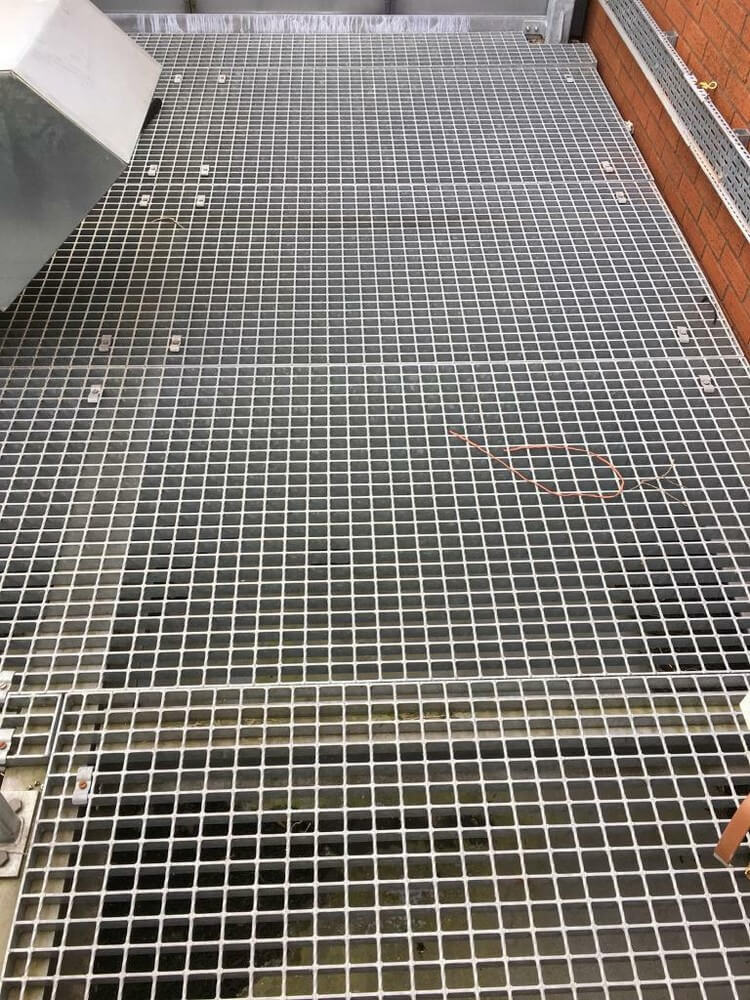 caillebotis métallique balcon sol grillagé acier inox palier escalier