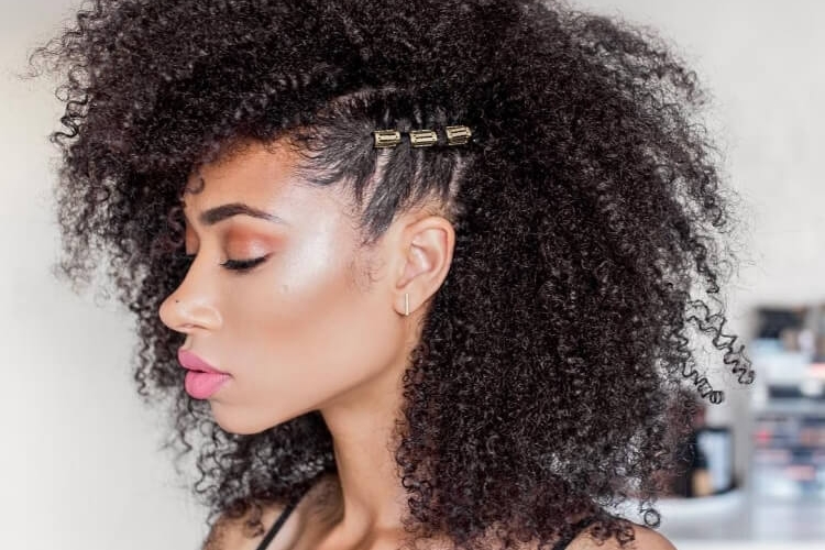 Coiffure demoiselle d'honneur cheveux crépus en quelques idées géniales