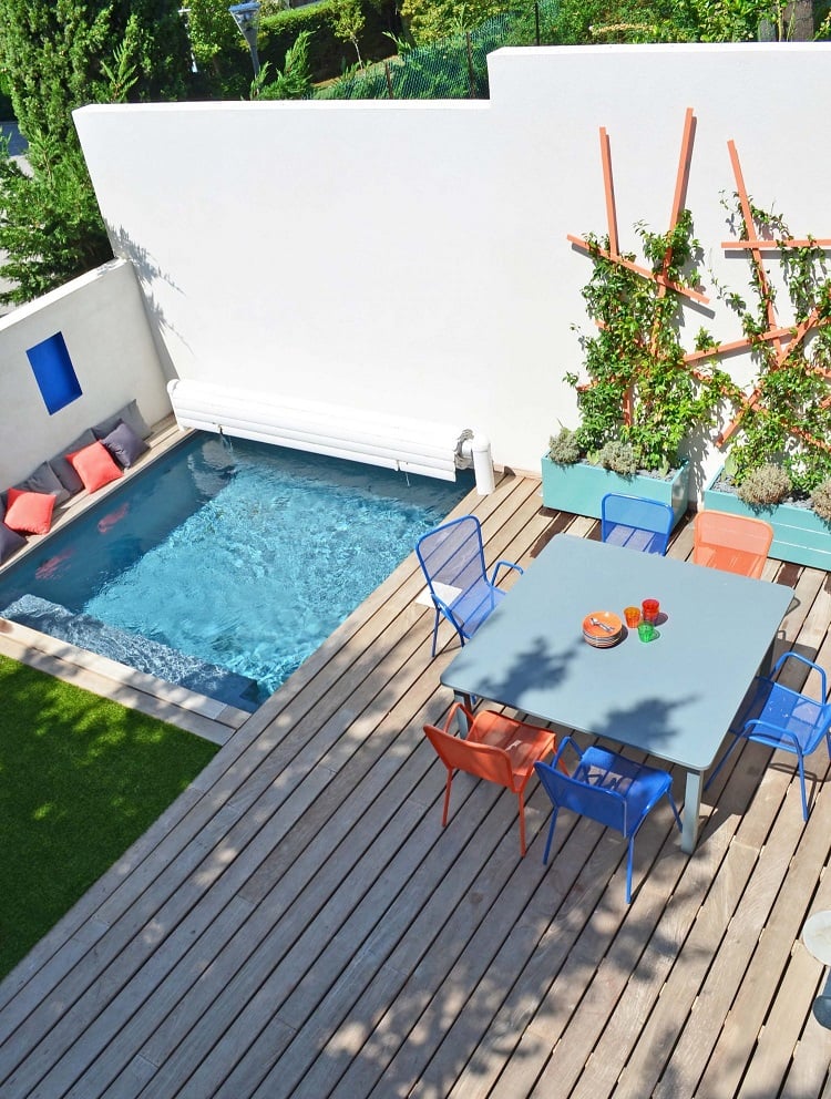 comment décorer une terrasse bois été avec piscine