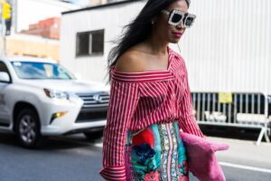 comment porter une chemise oversize avec style cet été