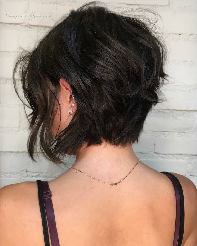 2021 teenage girl hair cut wavy plunging box