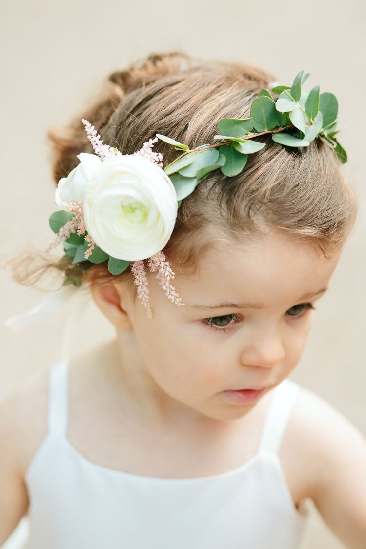 couronne fleur blanche eucalyptus mariage pour bébé