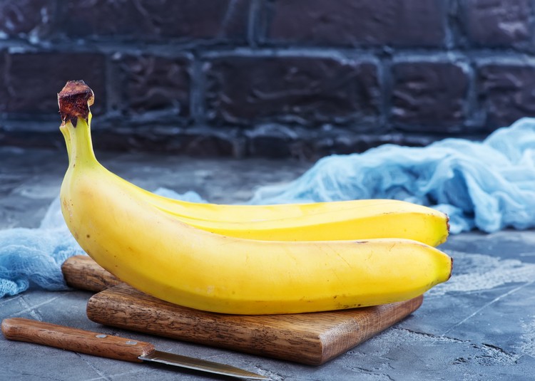 est-ce que la banane constipe ou favorise la digestion informations scientifiques fruit sain riche en fibres