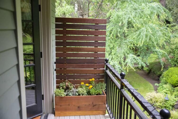 fabriquer un brise-vue balcon combiner palettes jardinières