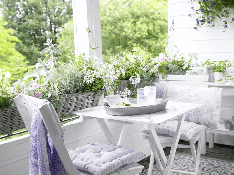 fleurs blanches balcon déco provence