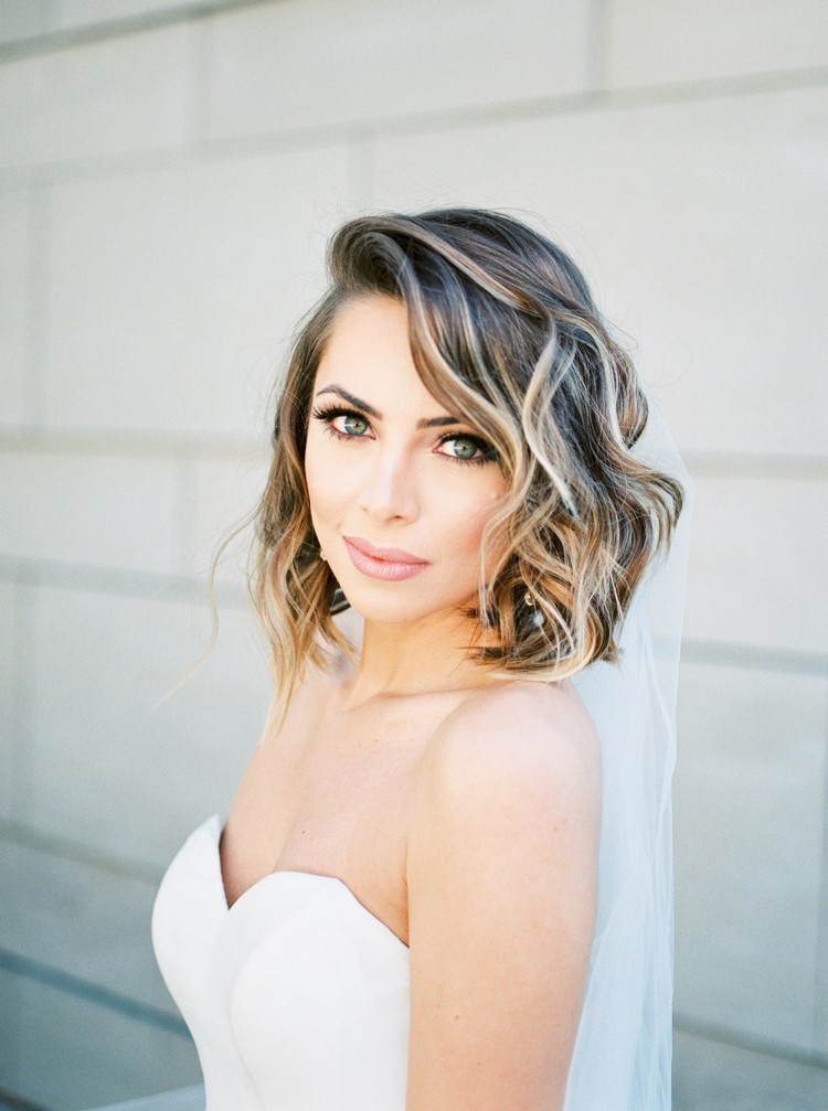 Wedding idea square wavy short hair parted on the side
