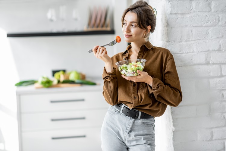 manger de la salade au quotidien bienfaits santé ingrédients à privilégier conseils alimentation saine
