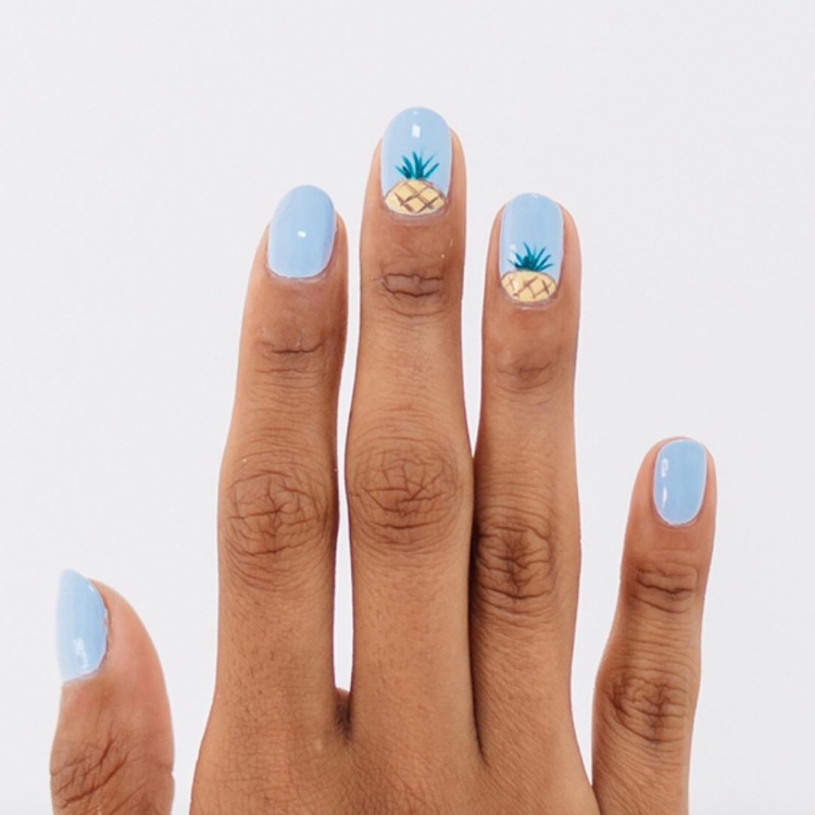 ongles bleu pastel nail art ananas