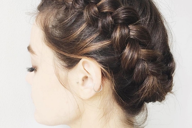 Coiffure invitée mariage : idées pour chaque goût et type de cheveux