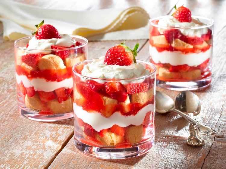 recette tiramisu aux fraises en verrine dessert fruits sans cuisson