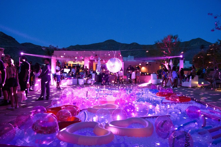reflets boule disco ballons décoration piscine pour anniversaire adulte