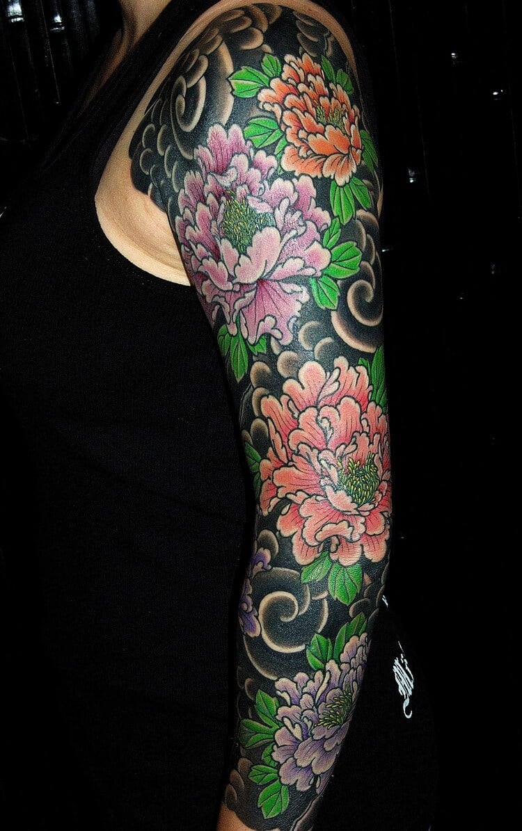 tatouage japonais fleur de pivoine signification homme manchette