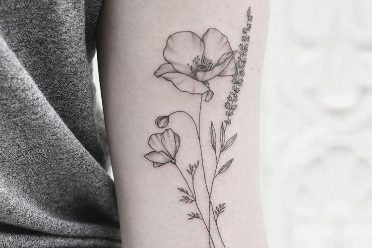 Tatouage lavande : signification et idées de tattoos inspirantes