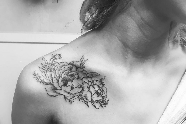 Tatouage pivoine - signification et 40 modèles toute partie du corps