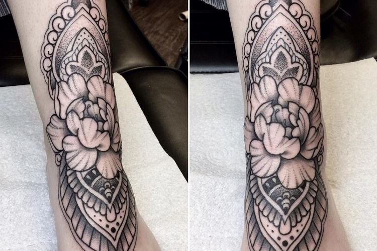 Tatouage pivoine - signification et 40 modèles toute partie du corps