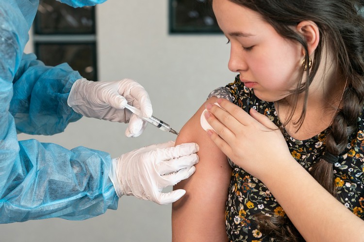 théories du complot vaccin covid-19 démystifiées avis experts pandémie coronavirus