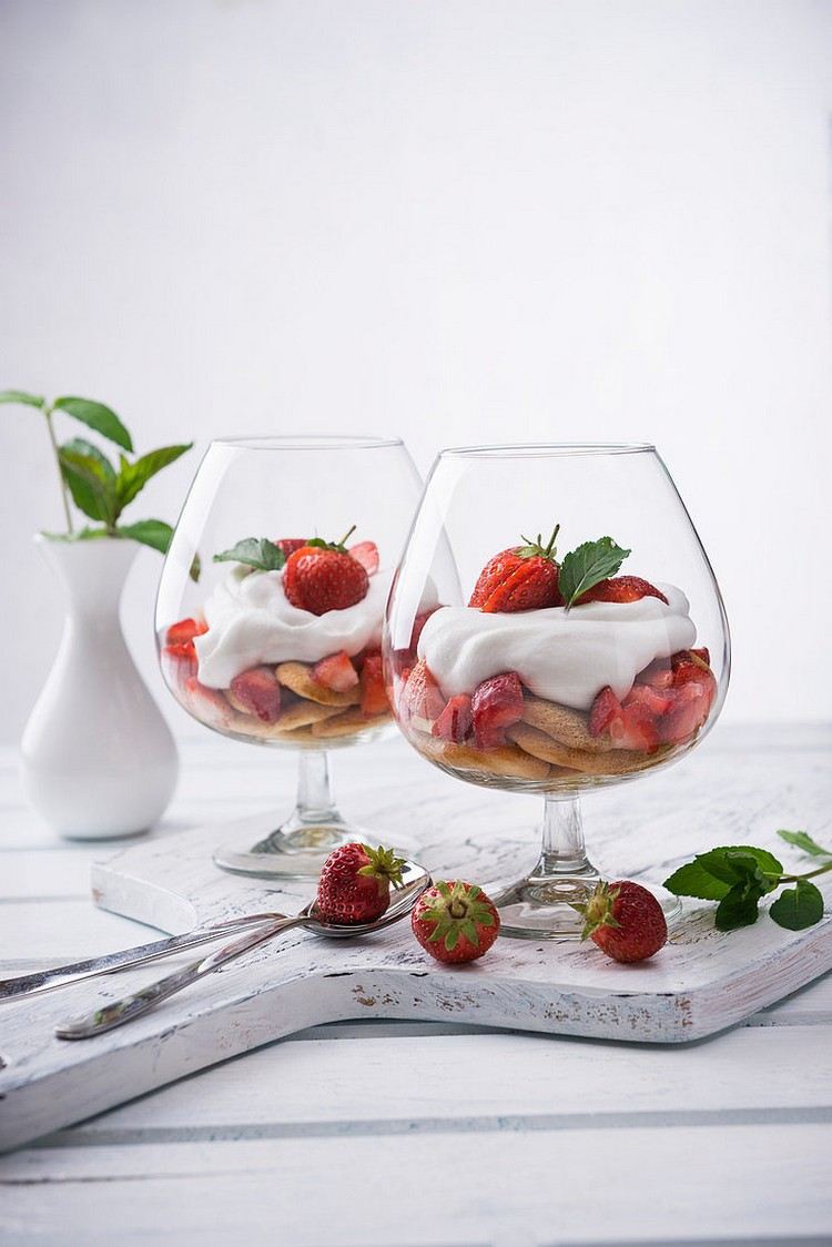 tiramisu vegan aux fraises en verrine dessert été sans cuisson
