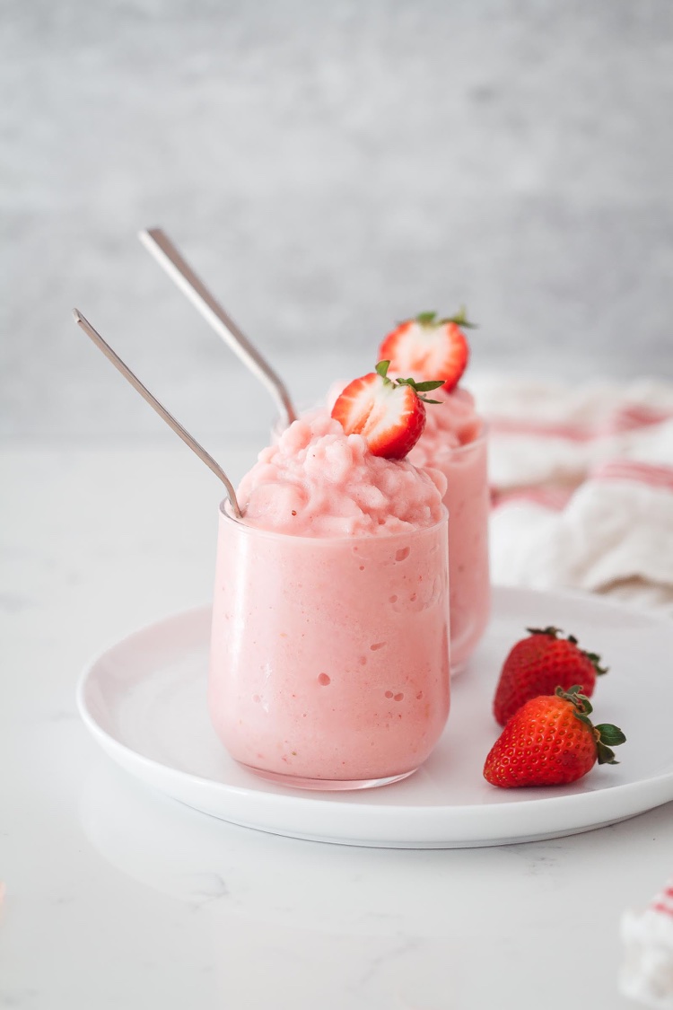 yogourt glacé fraises cheesecake recette facile et rapide