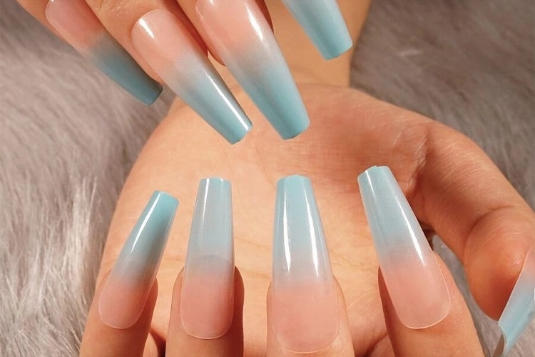 Manucure bleu pastel : 20+ idées de Nail Art à chiper