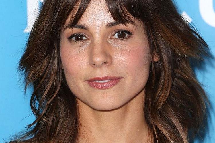 Frange rideau cheveux fins- comment l'adopter avec style