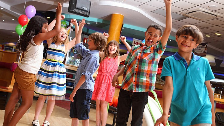 activités anniversaire filles garcons 8 ans 9 ans 10 ans jeux bowling