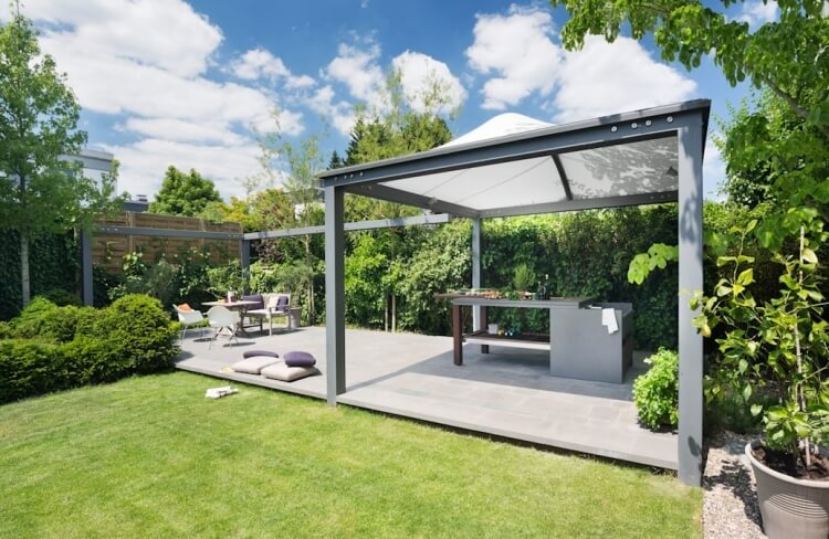 aménagement terrasse de jardin avec pergola en aluminium